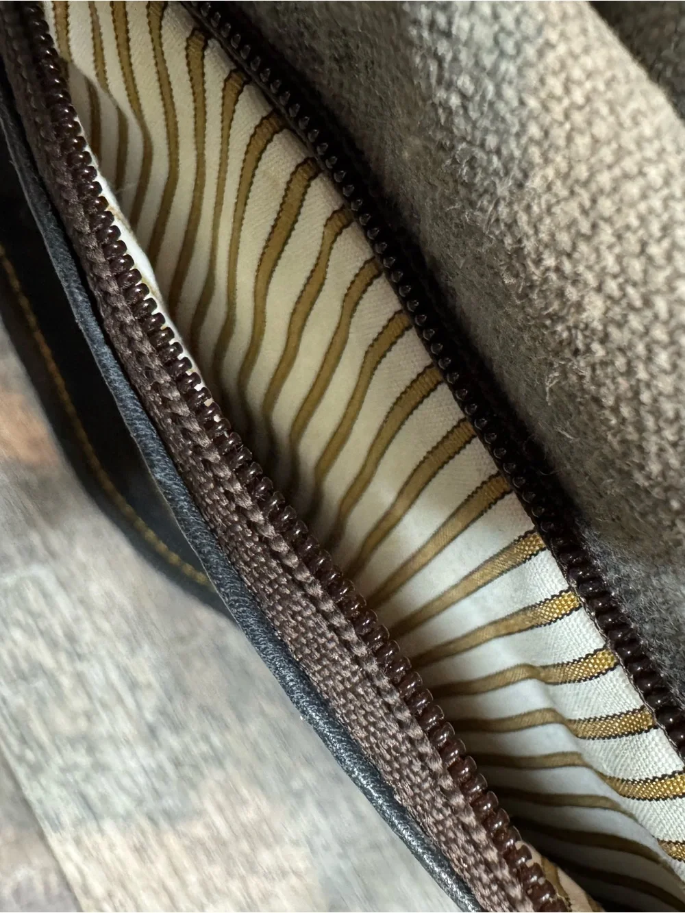 Men's Leather Patchwork Crossbody Pouch - Black and Gray